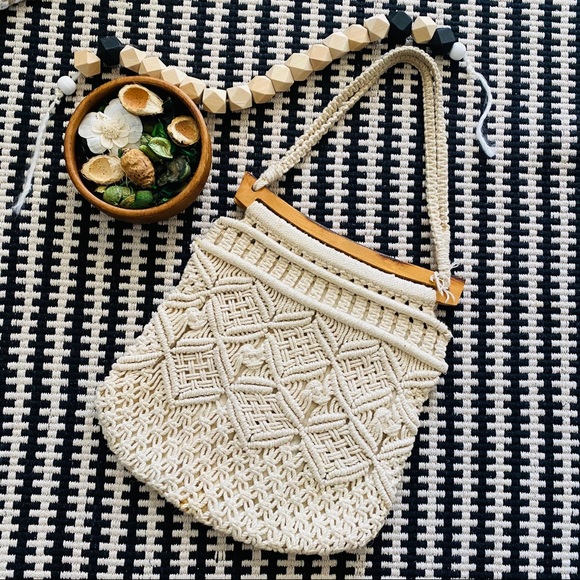 Vintage Handbags - VINTAGE Macrame Crochet Handbag